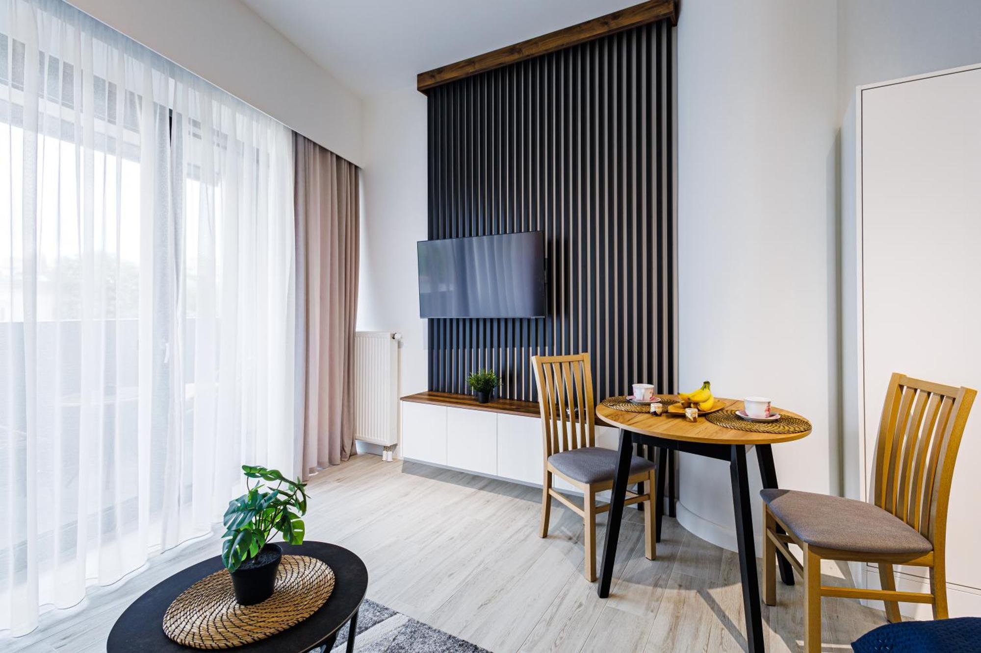 Hanza Tower 218